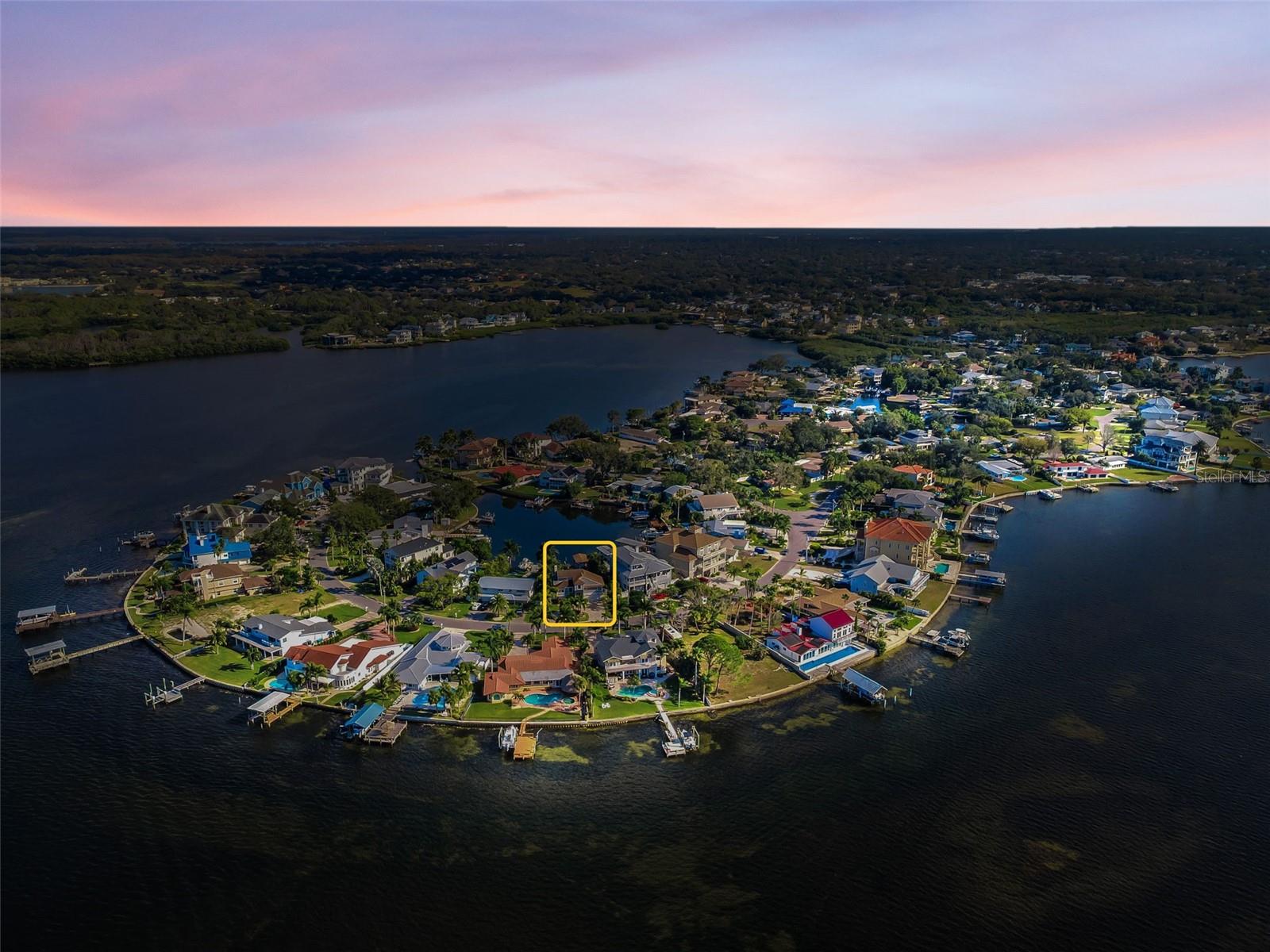 110 Carlyle Circle, FL