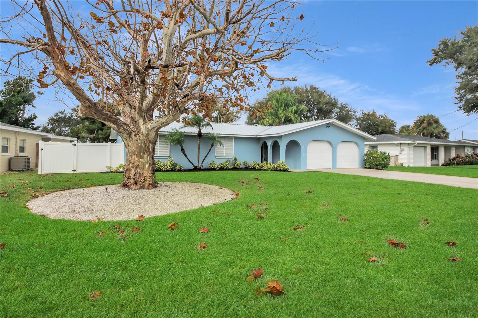 445 Desoto Drive, FL
