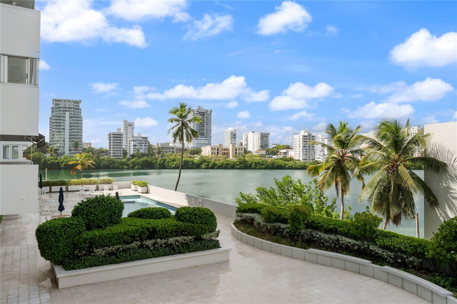 #6 Mariano RamíRez Bages - Laguna Terrace, PR