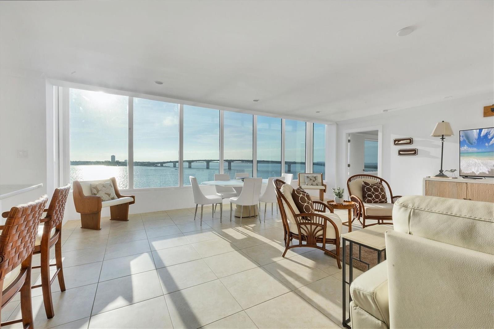 350 Golden Gate Point, FL