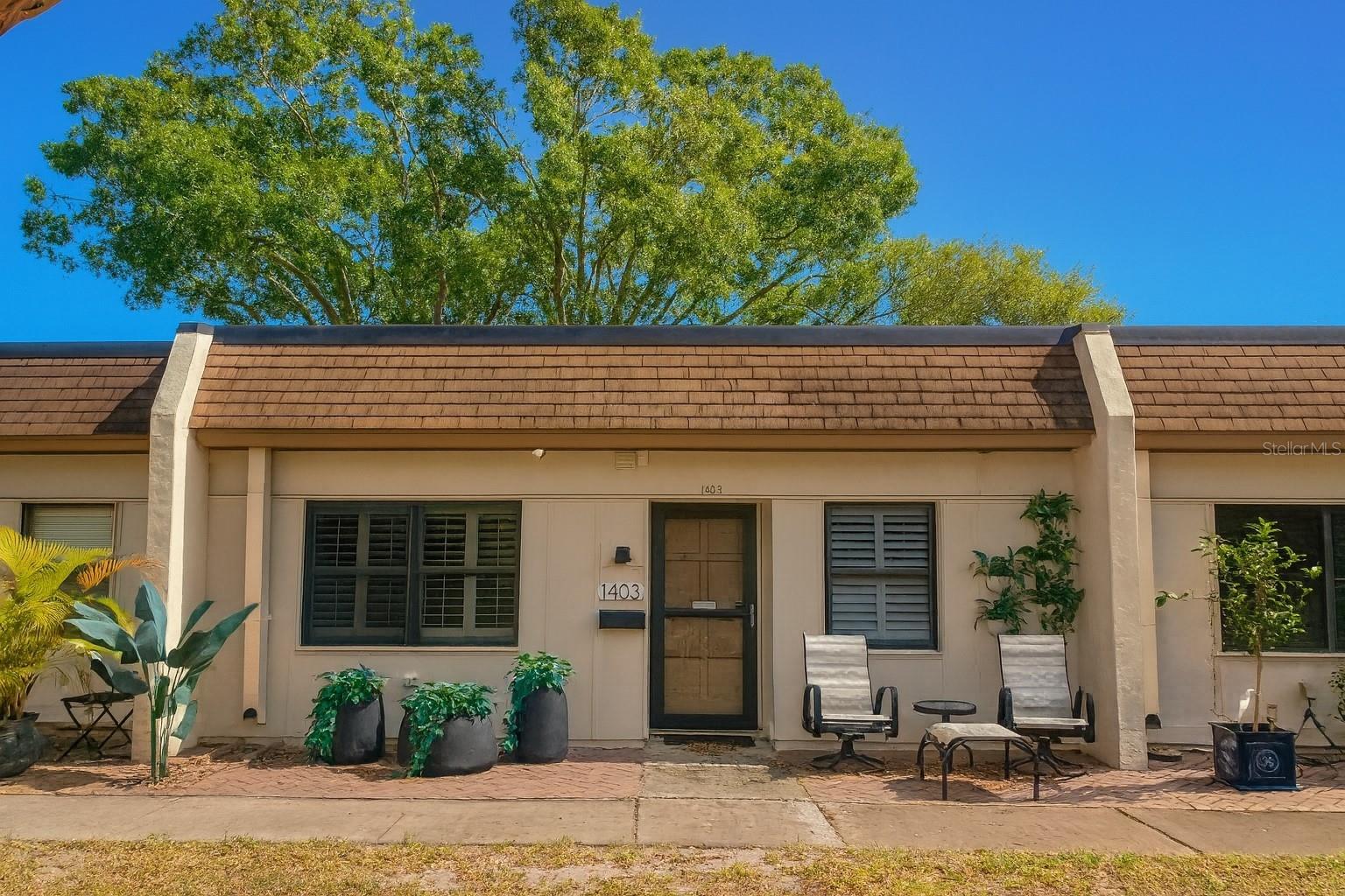 1403 Arrowhead Circle, FL