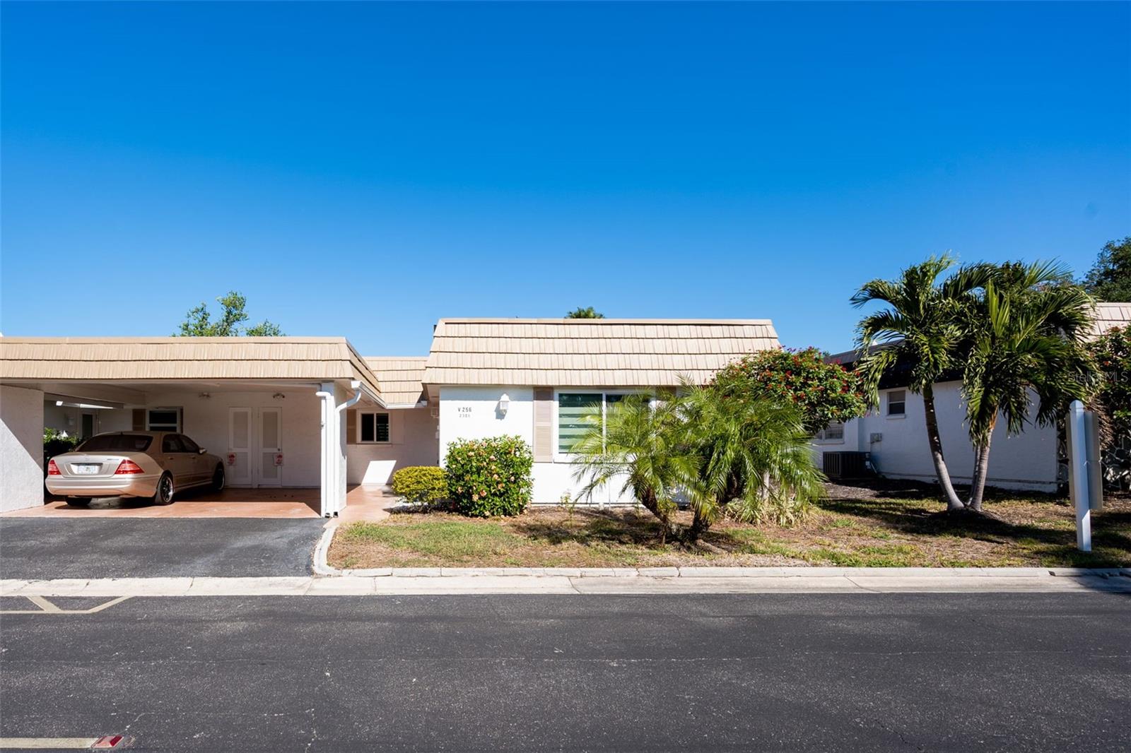 2305 Riverbluff Parkway, FL