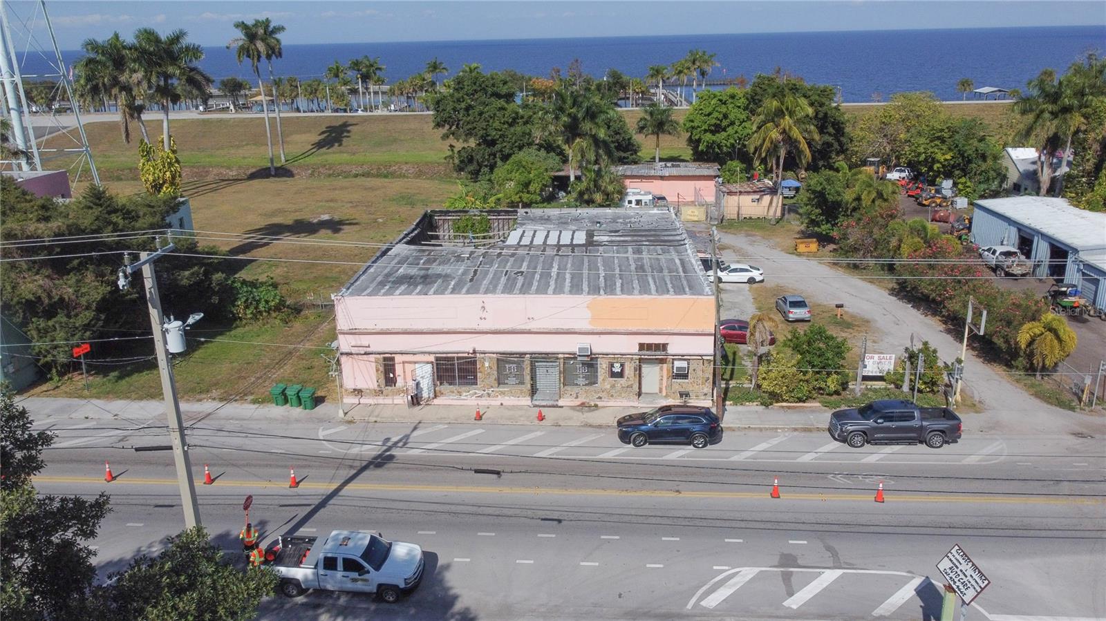 185 Main Street, FL