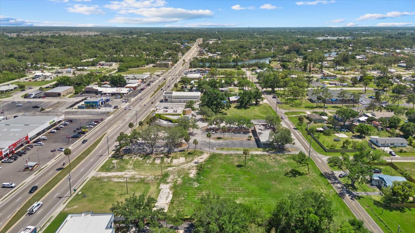 610 Us Highway 41, FL