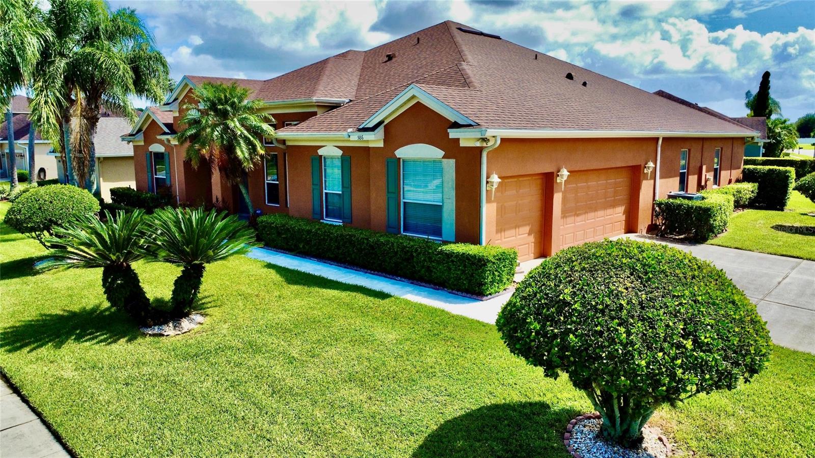 586 Huntington Pines Drive, FL