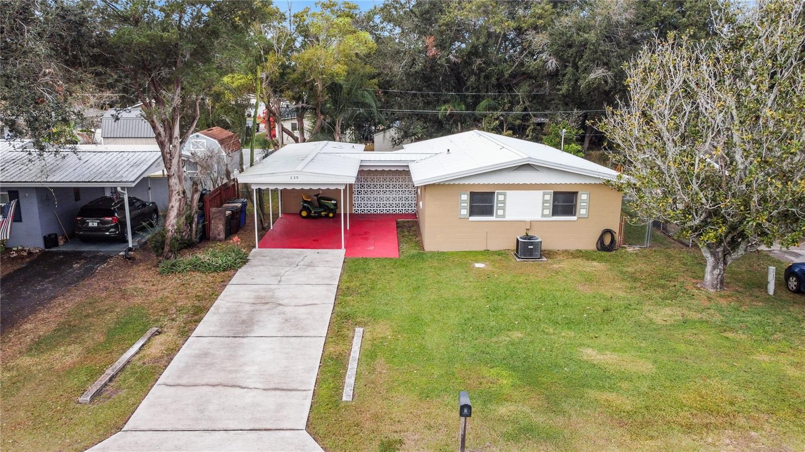 330 Dakota Avenue, FL