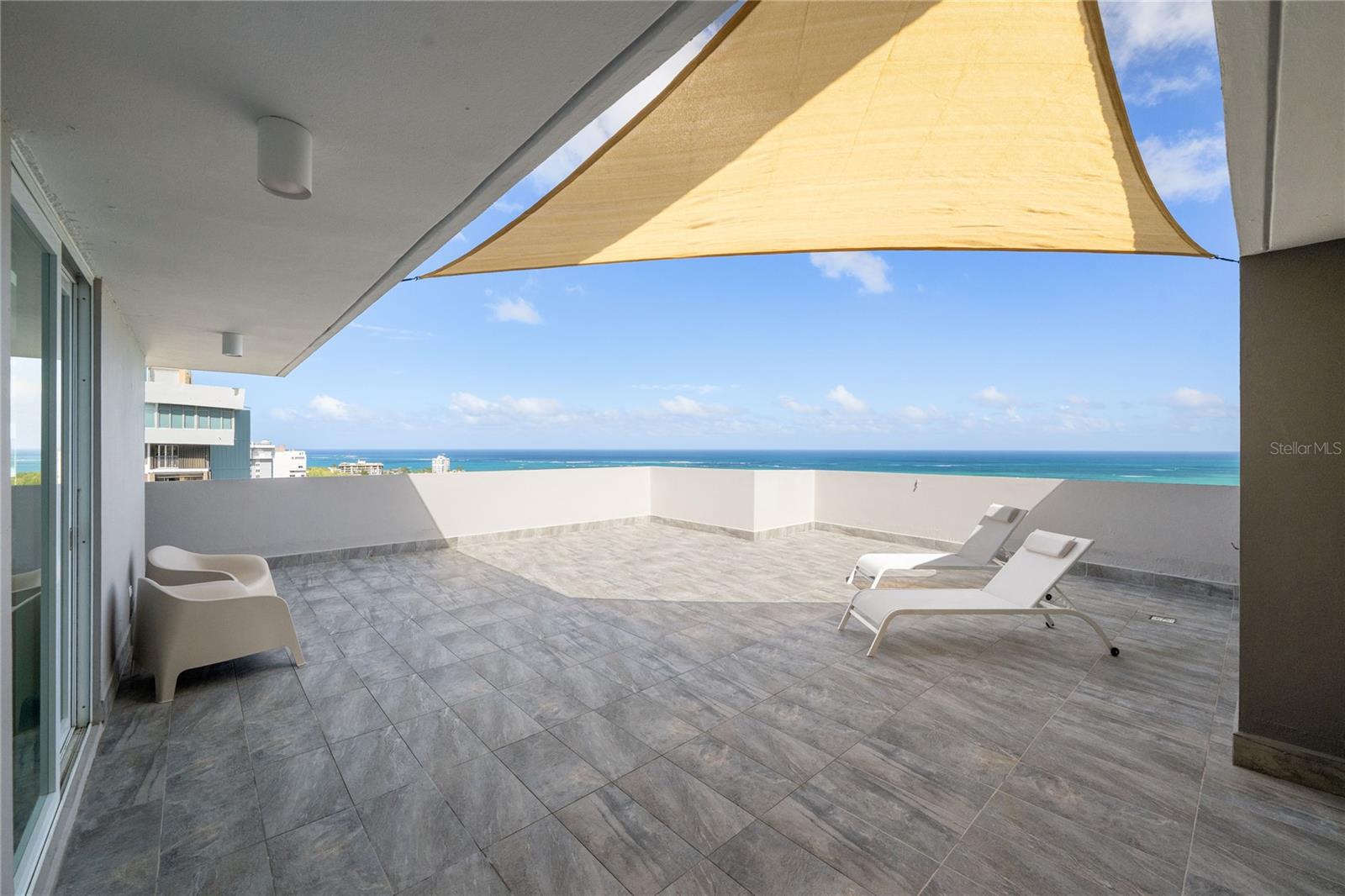 4123 Isla Verde Ave, Waldorf Tower, PR