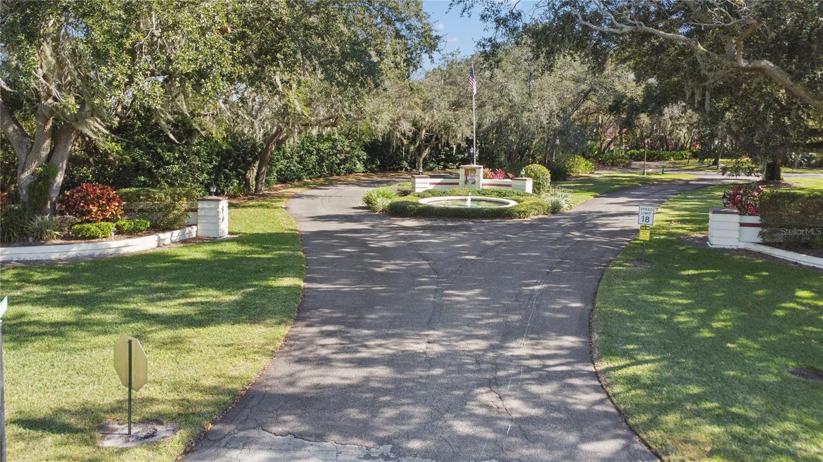 102 Coventry Lane, FL