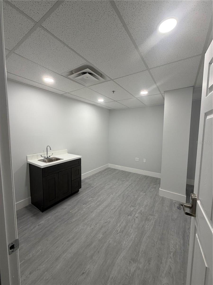 587 State Road 434, FL