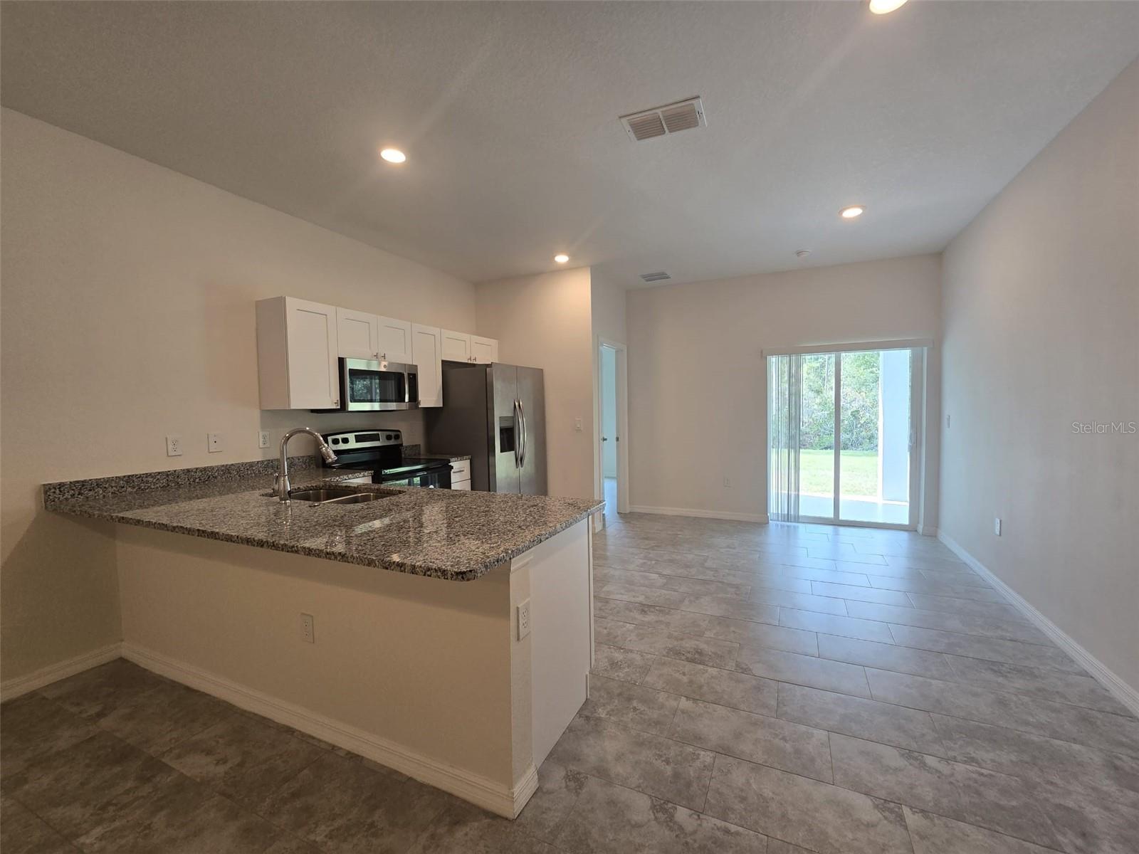 546 Imperial Pl, FL