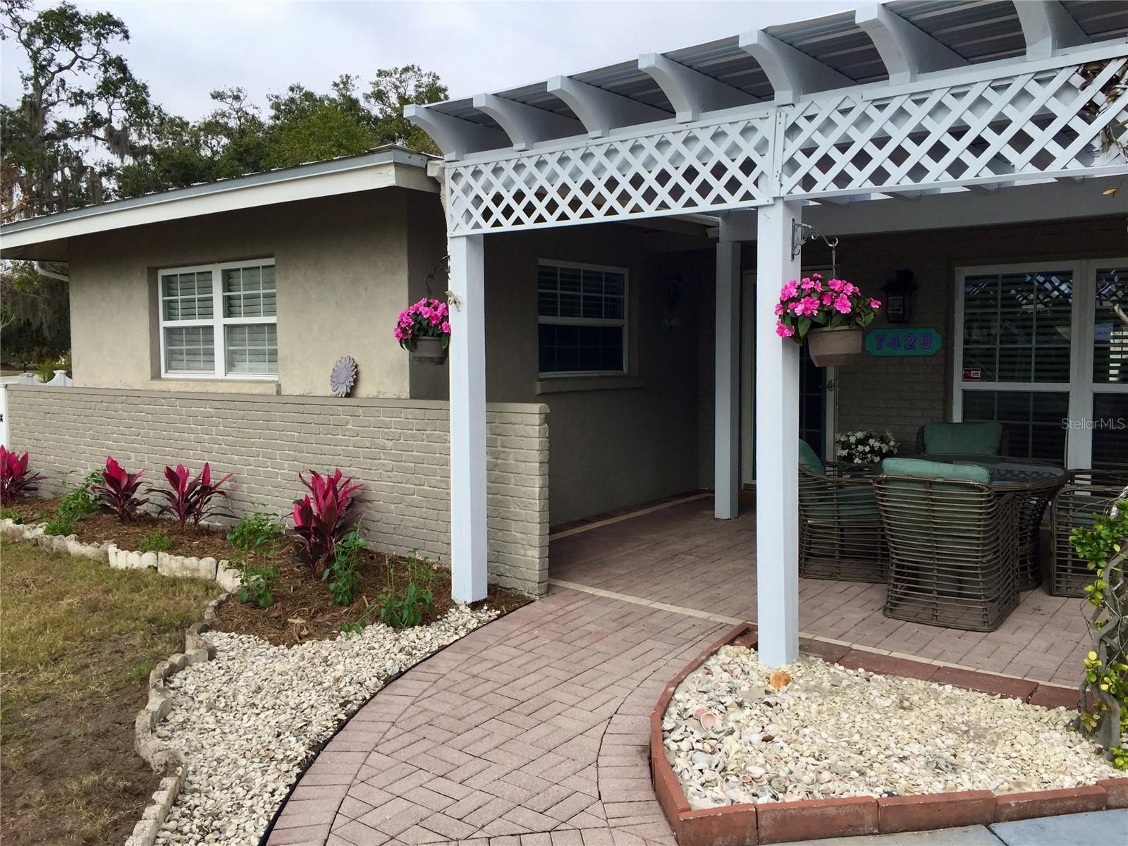 7429 Broughton Street, FL