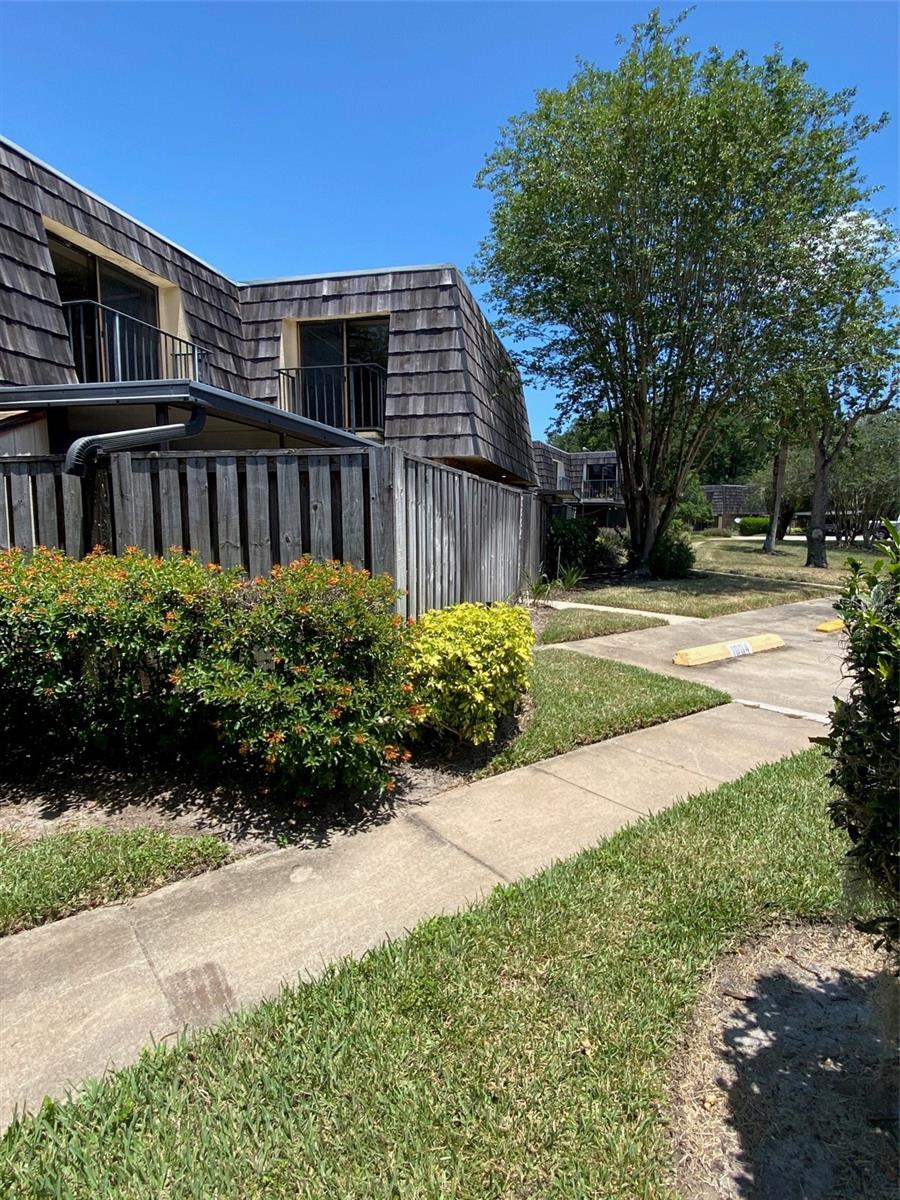 1004 Royal Oak Boulevard, FL