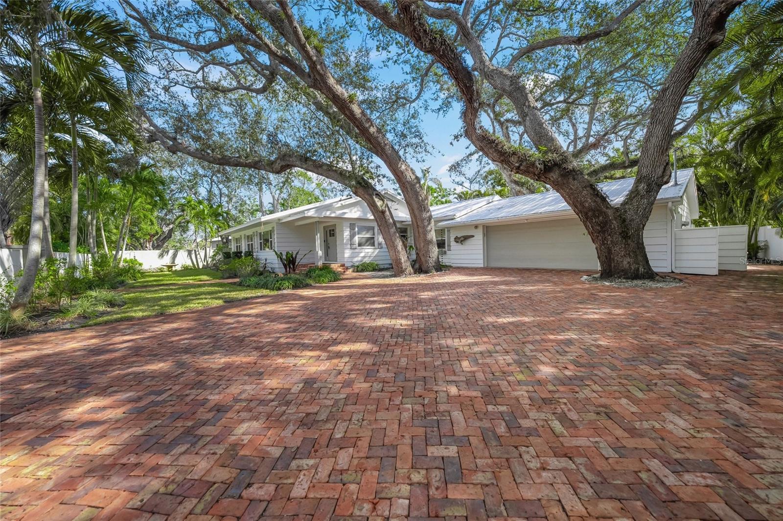 3331 Old Oak Drive, FL