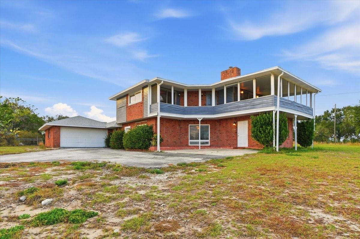 8837 Oakwood Drive, FL