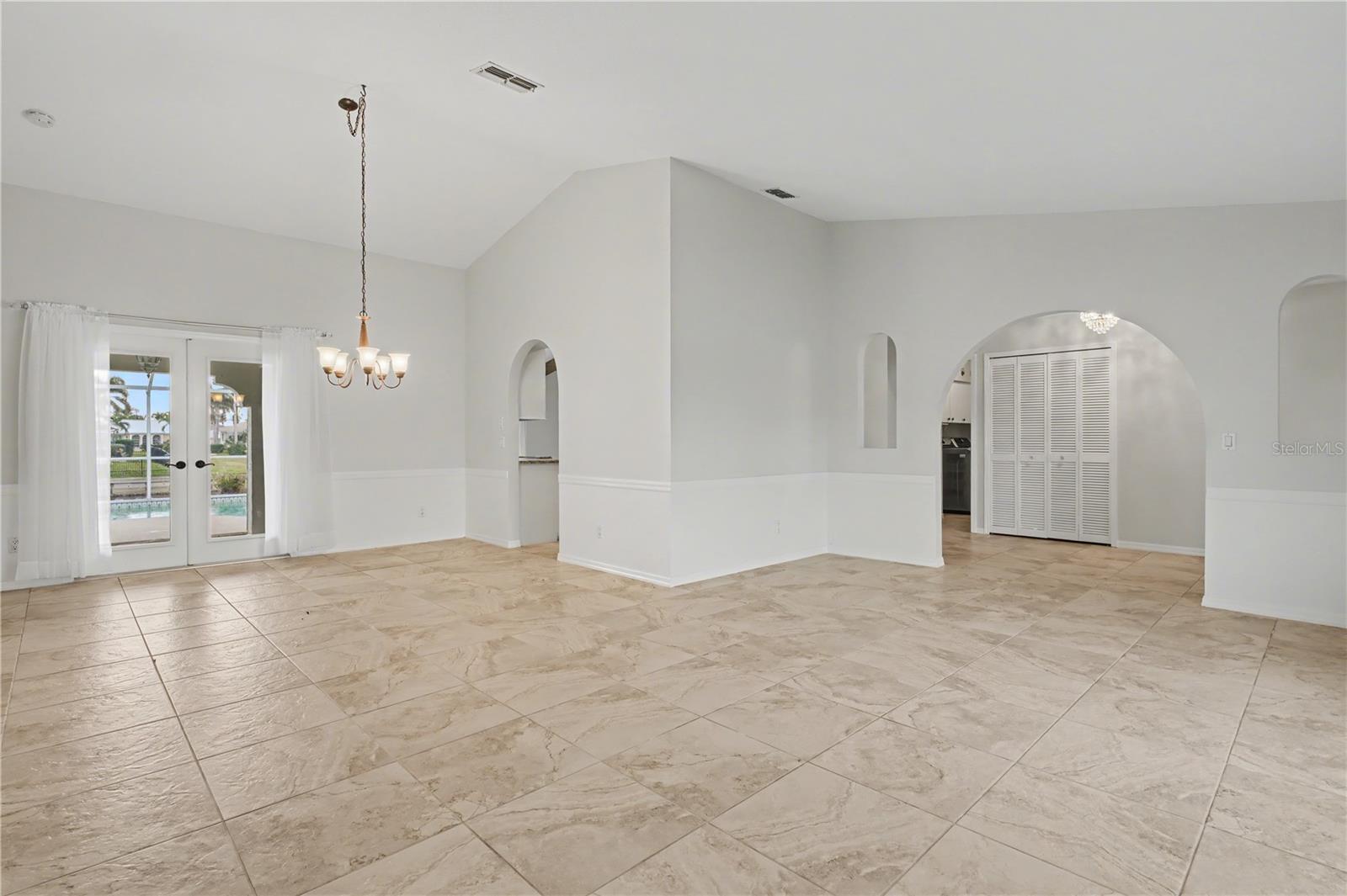 1119 Via Formia, FL