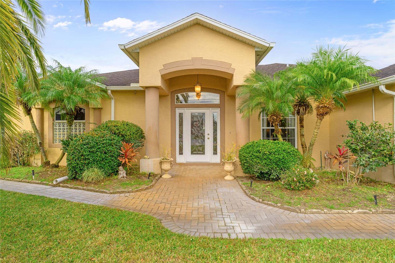 16 London Drive, FL