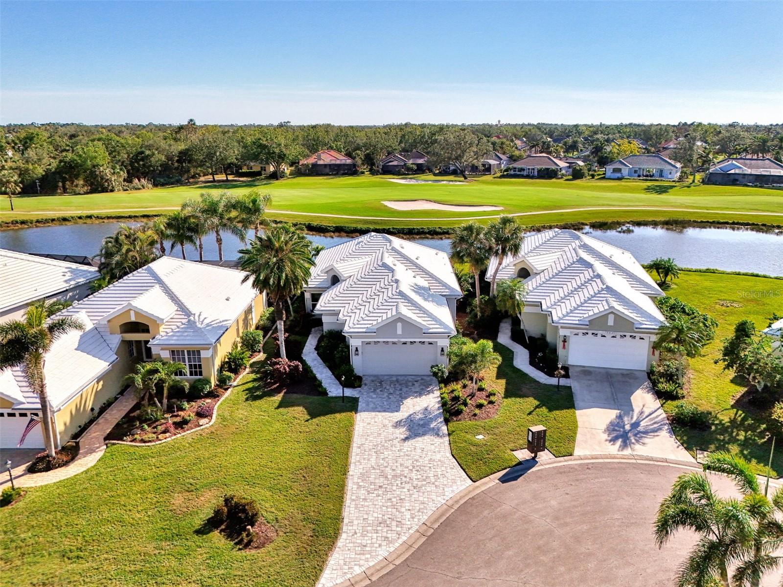 561 Fallbrook Drive, FL