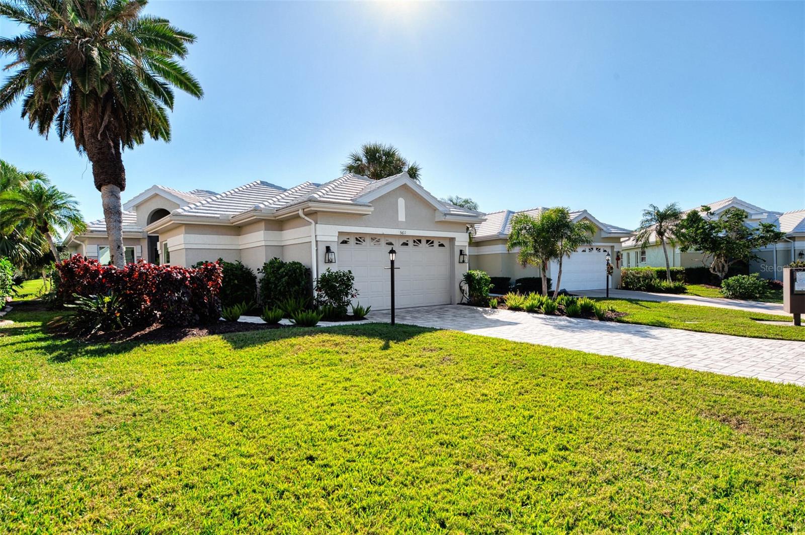 561 Fallbrook Drive, FL