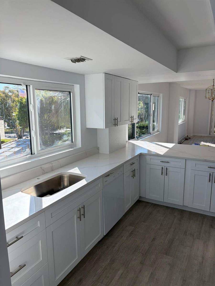 650 Island Way, FL