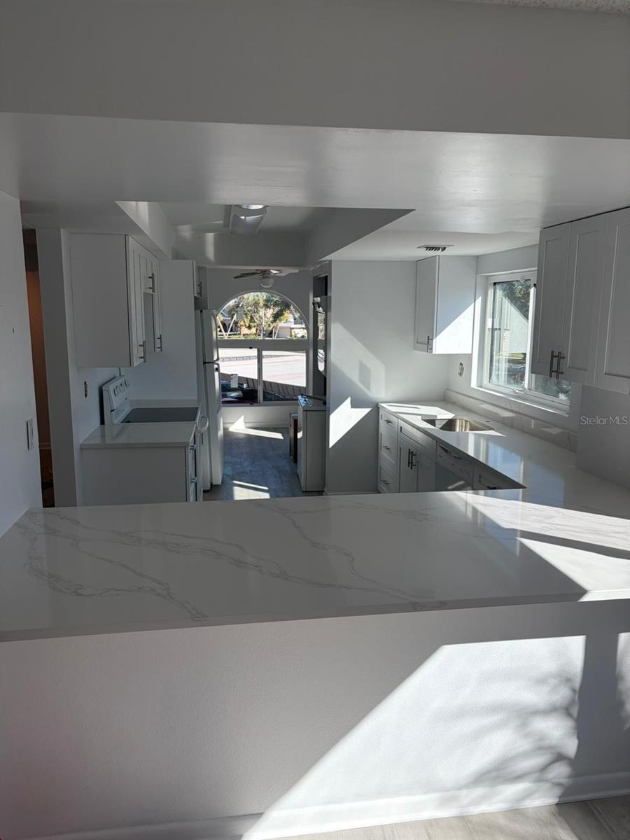 650 Island Way, FL