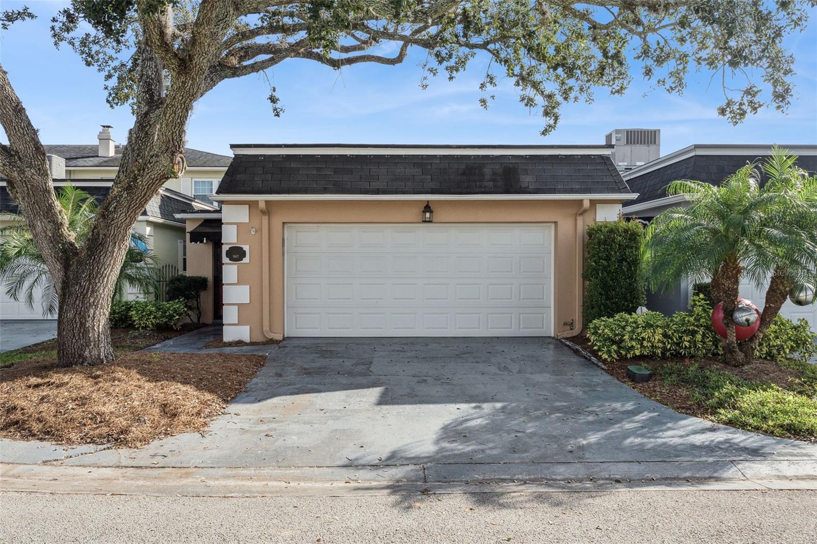 907 Hillary Court, FL