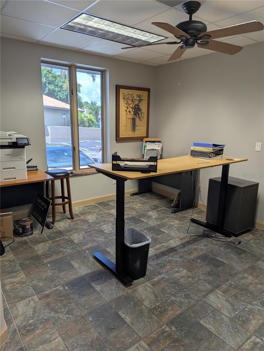 4456 Tamiami Trail, FL