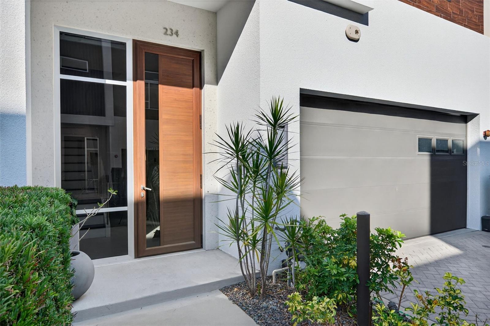 234 Cosmopolitan Court, FL