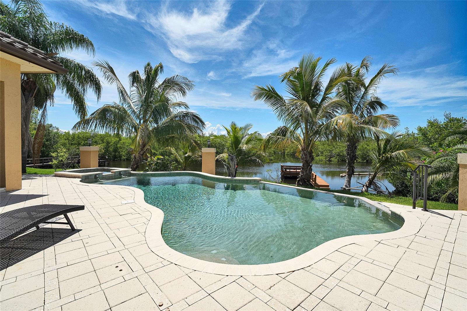 8707 Silverthorn Road, FL