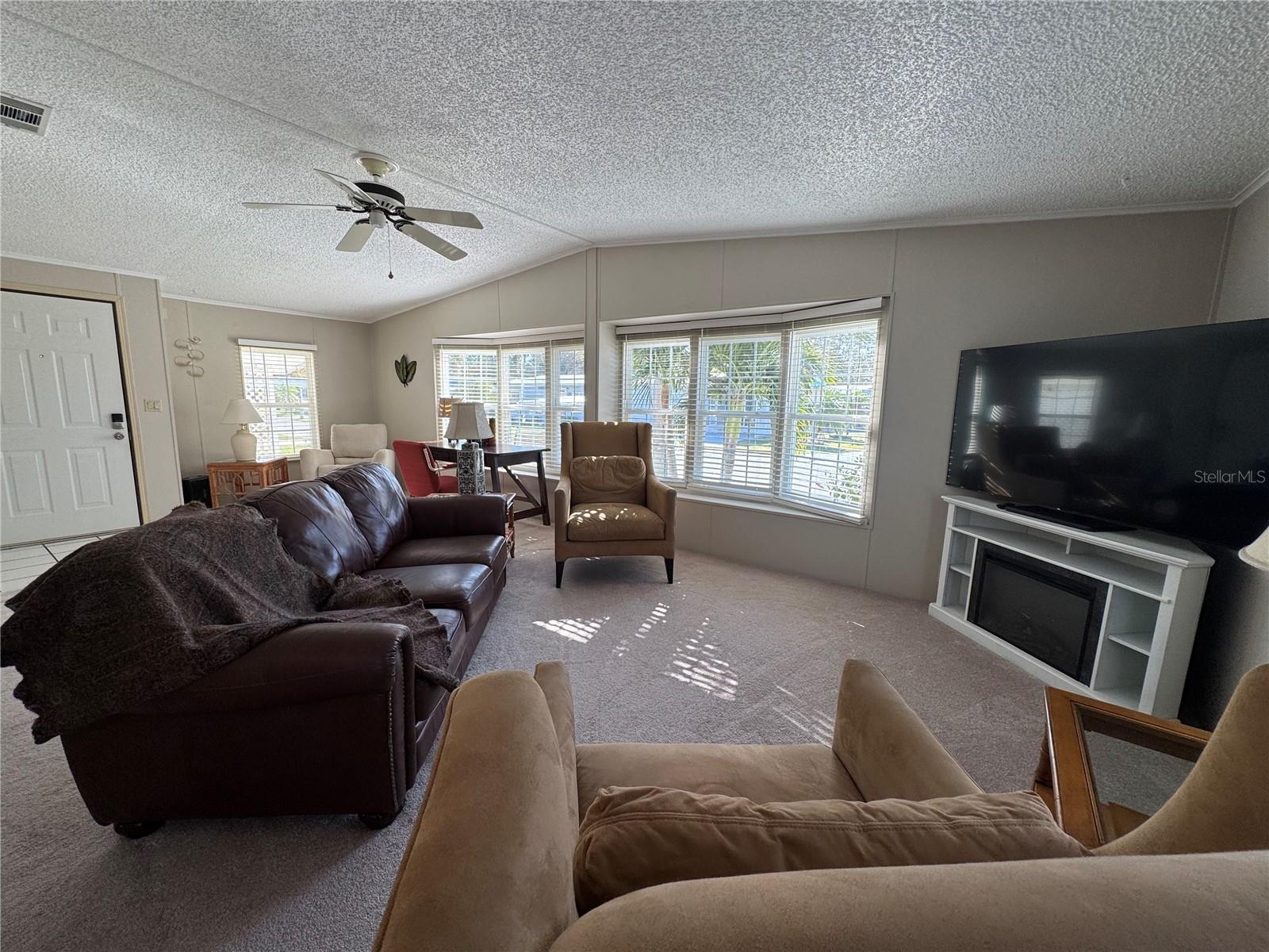 6394 Lolly Bay Loop, FL