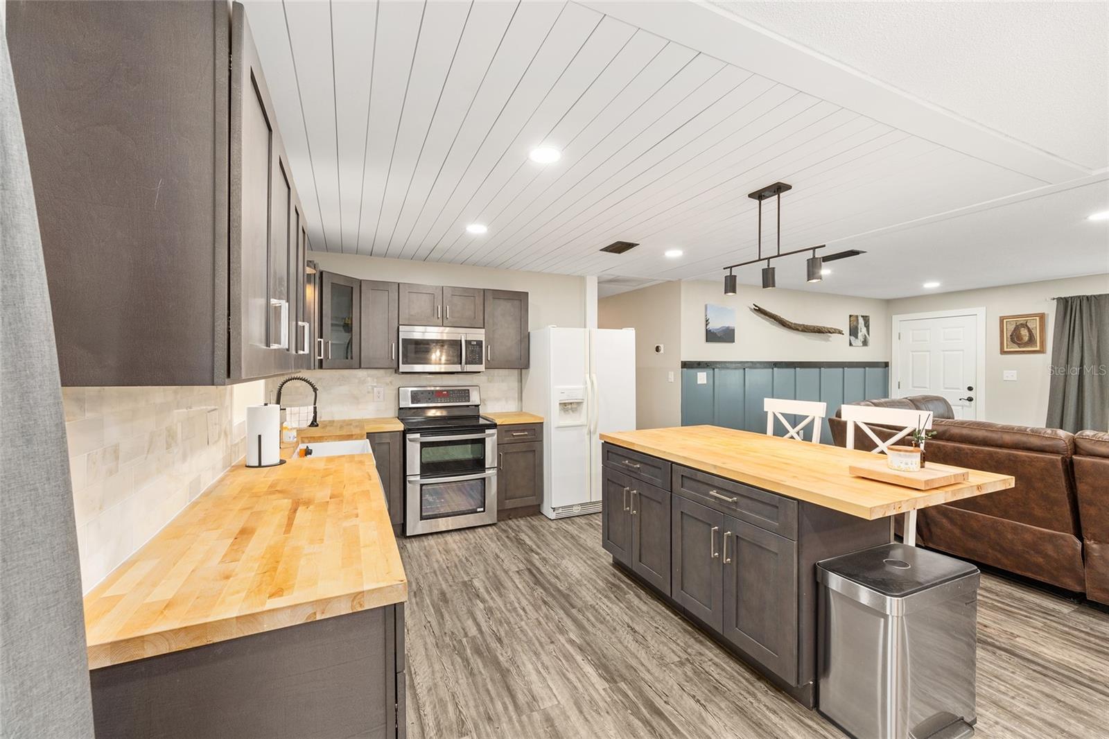 903 17th Court, FL
