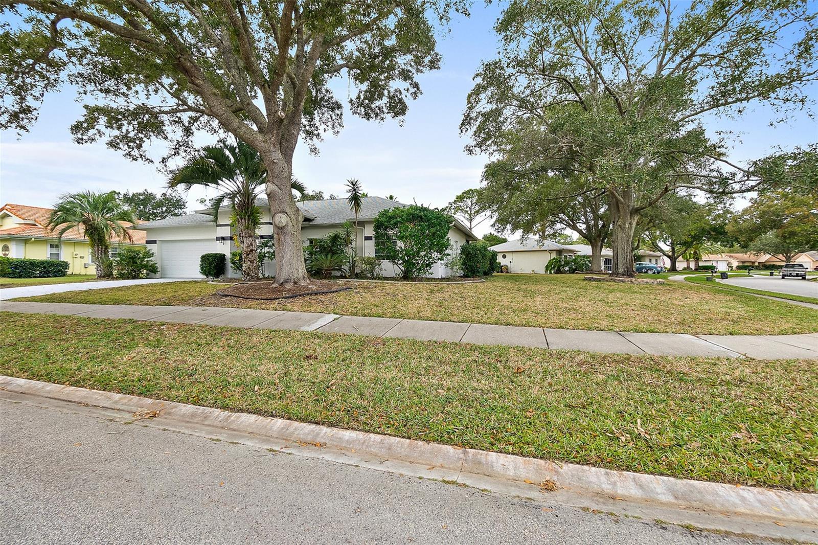 2 Saw Mill Court, FL