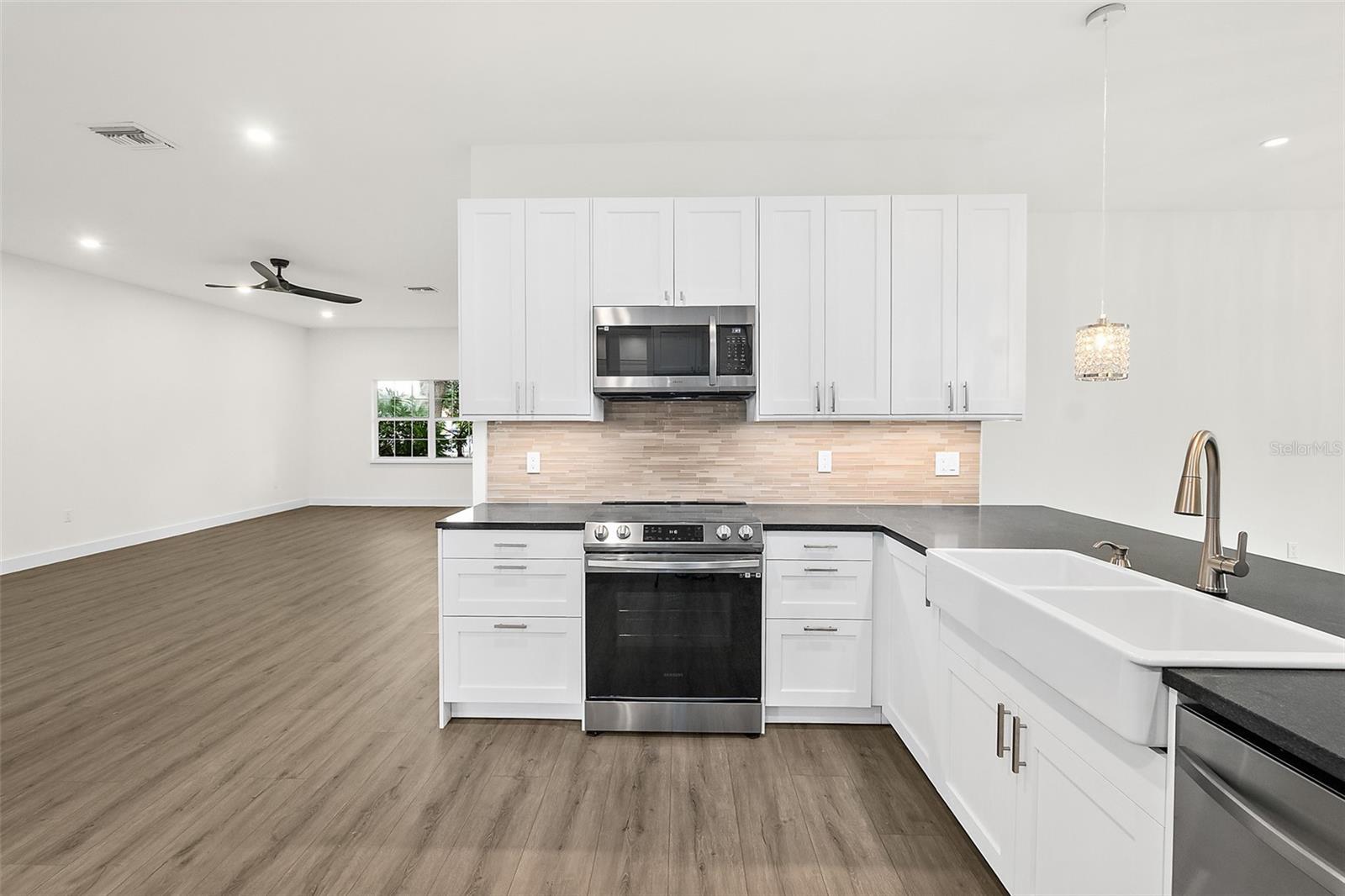 2 Saw Mill Court, FL