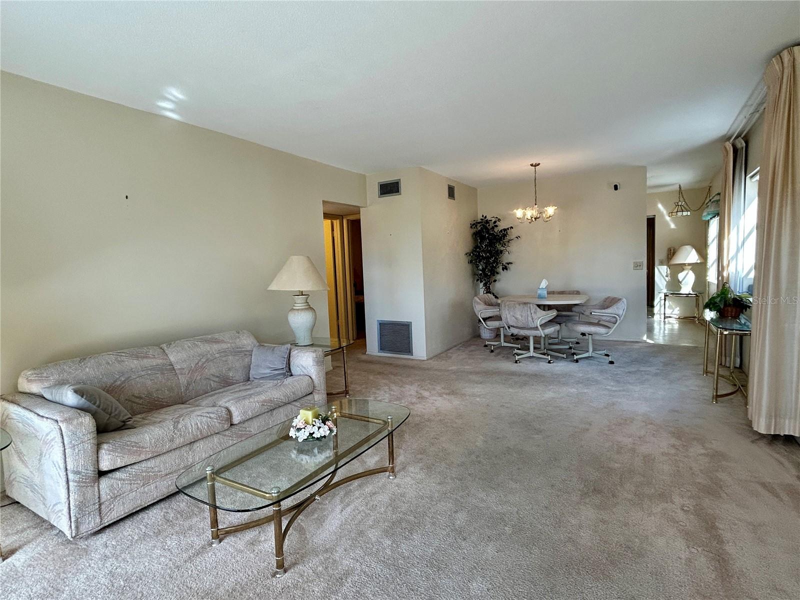 2464 Australia Way, FL