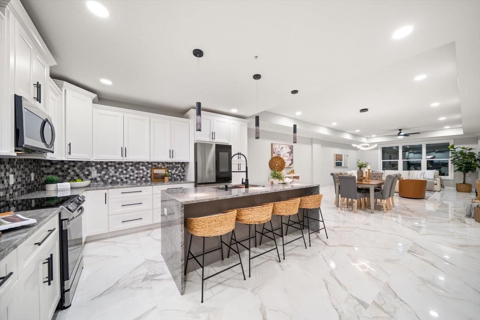 211 Dolphin Point, FL