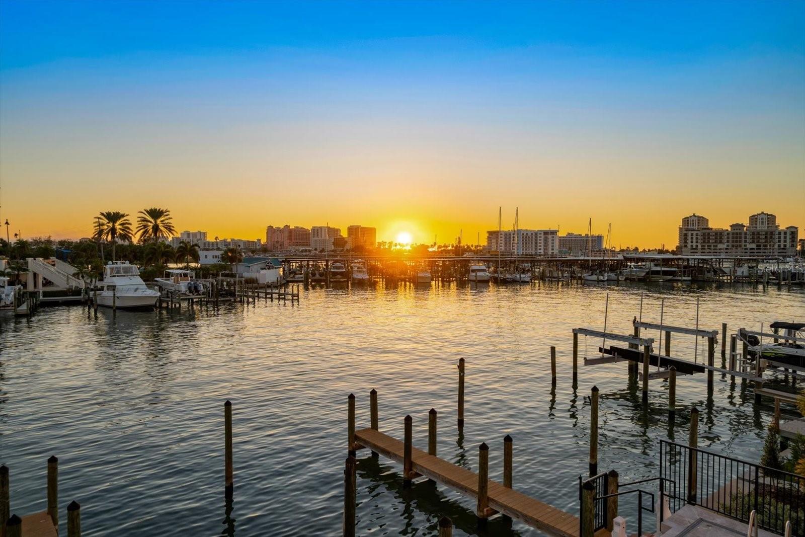 211 Dolphin Point, FL