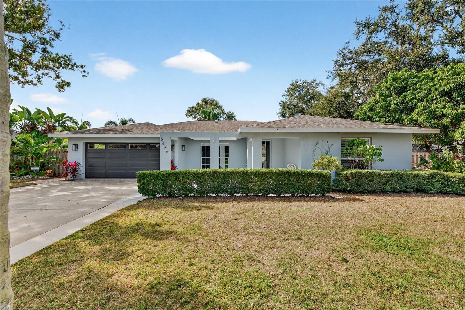 5676 Beneva Woods Circle, FL