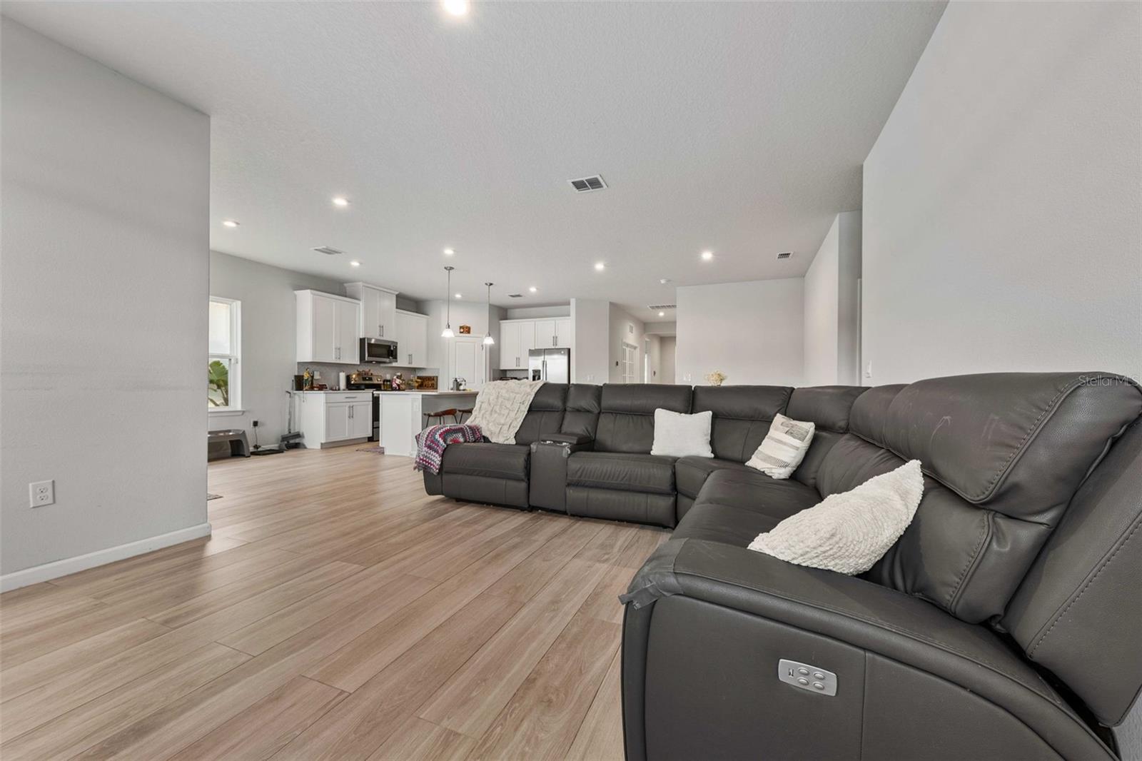 194 Eagle Harbor Way, FL