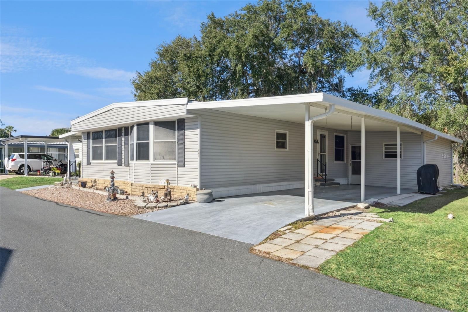 221 Pinewood Drive, FL