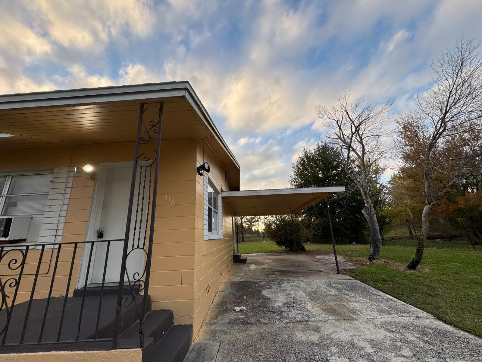 416 Sun Court, FL