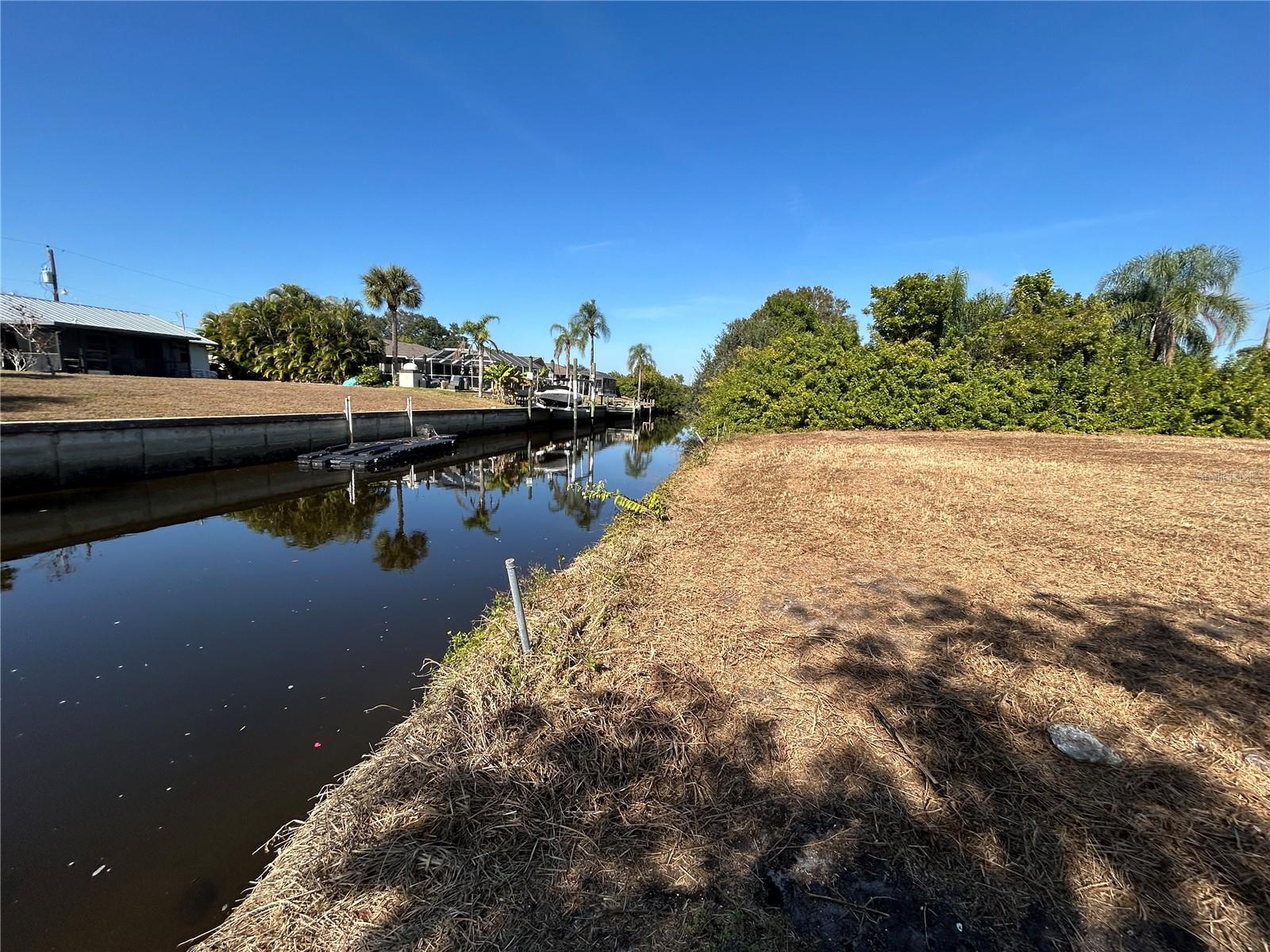 3285 Santa Barbara Dr, FL