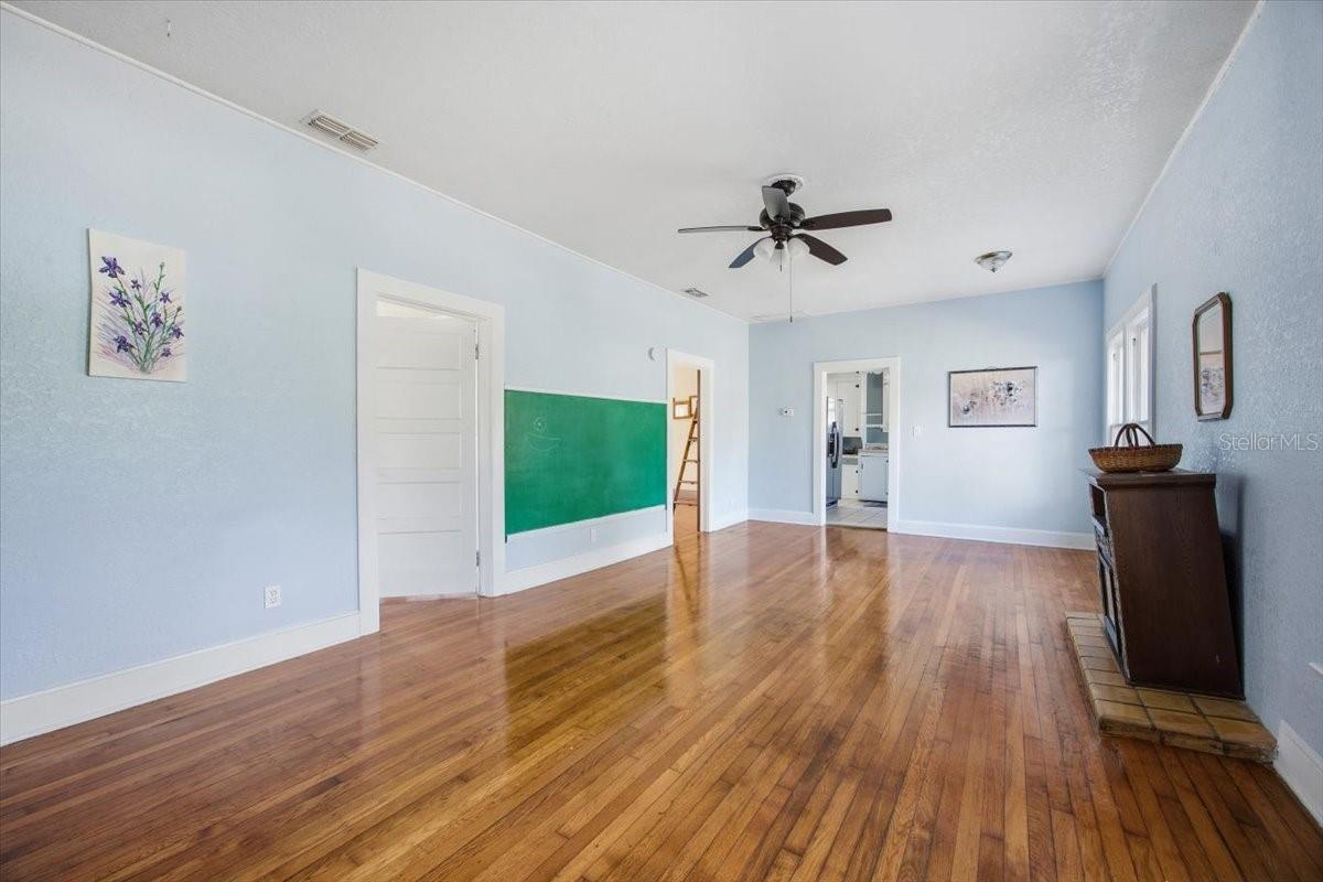 742 Hibiscus Avenue, FL