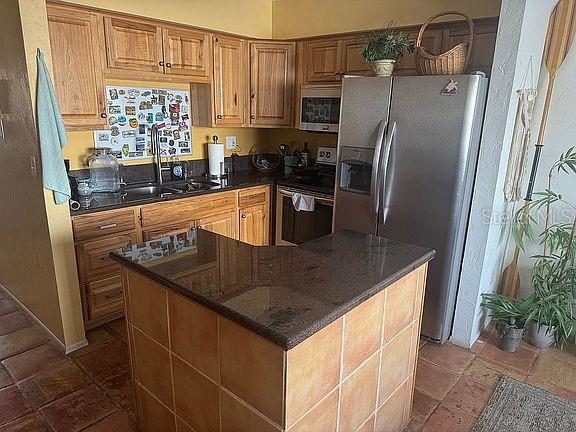 525 Manatee Court, FL