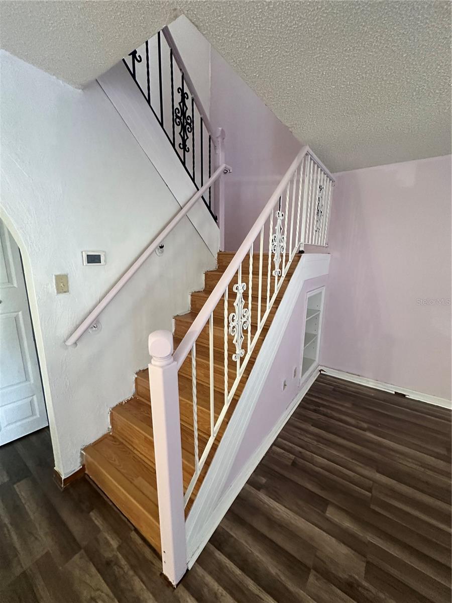 2016 Oak Meadow Circle, FL