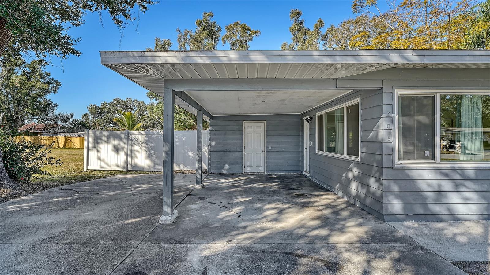 209 Briggs Court, FL