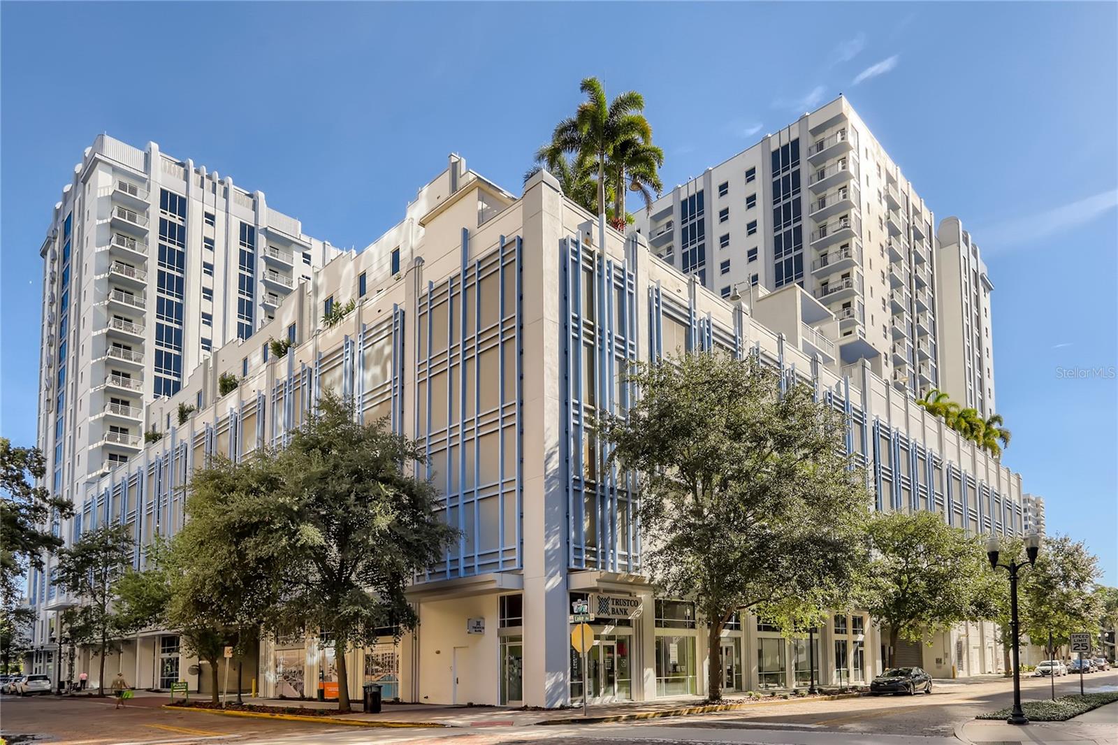 415 Pine Street, FL