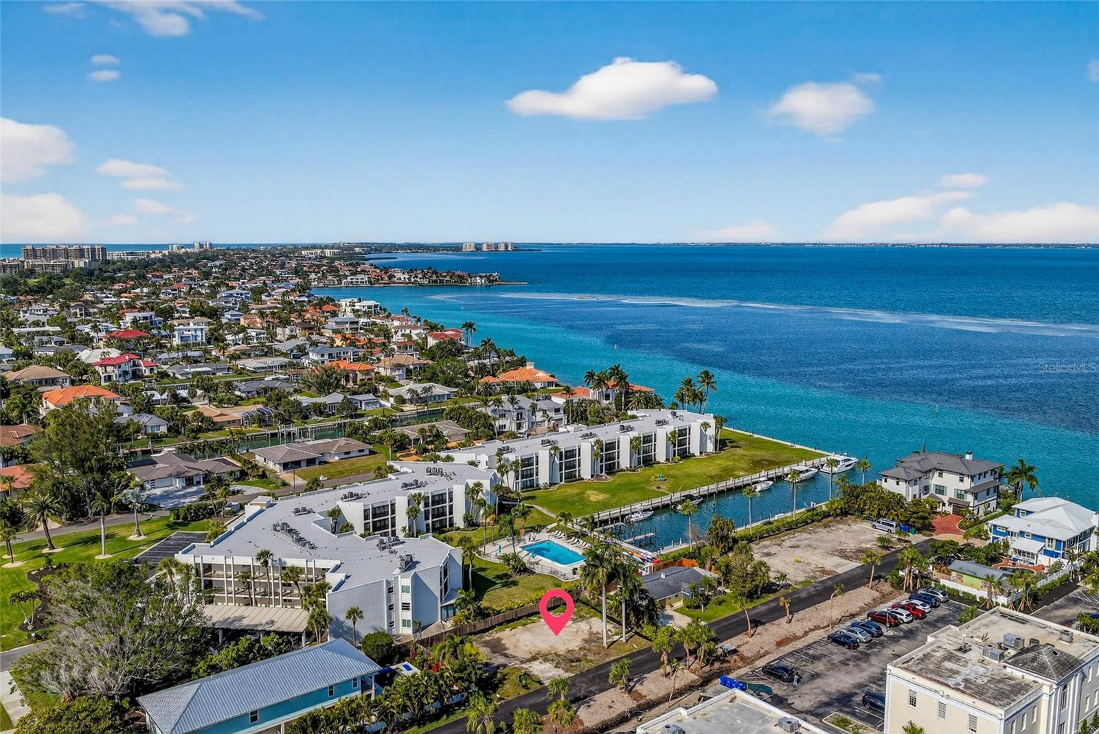 525 Channel Lane, FL