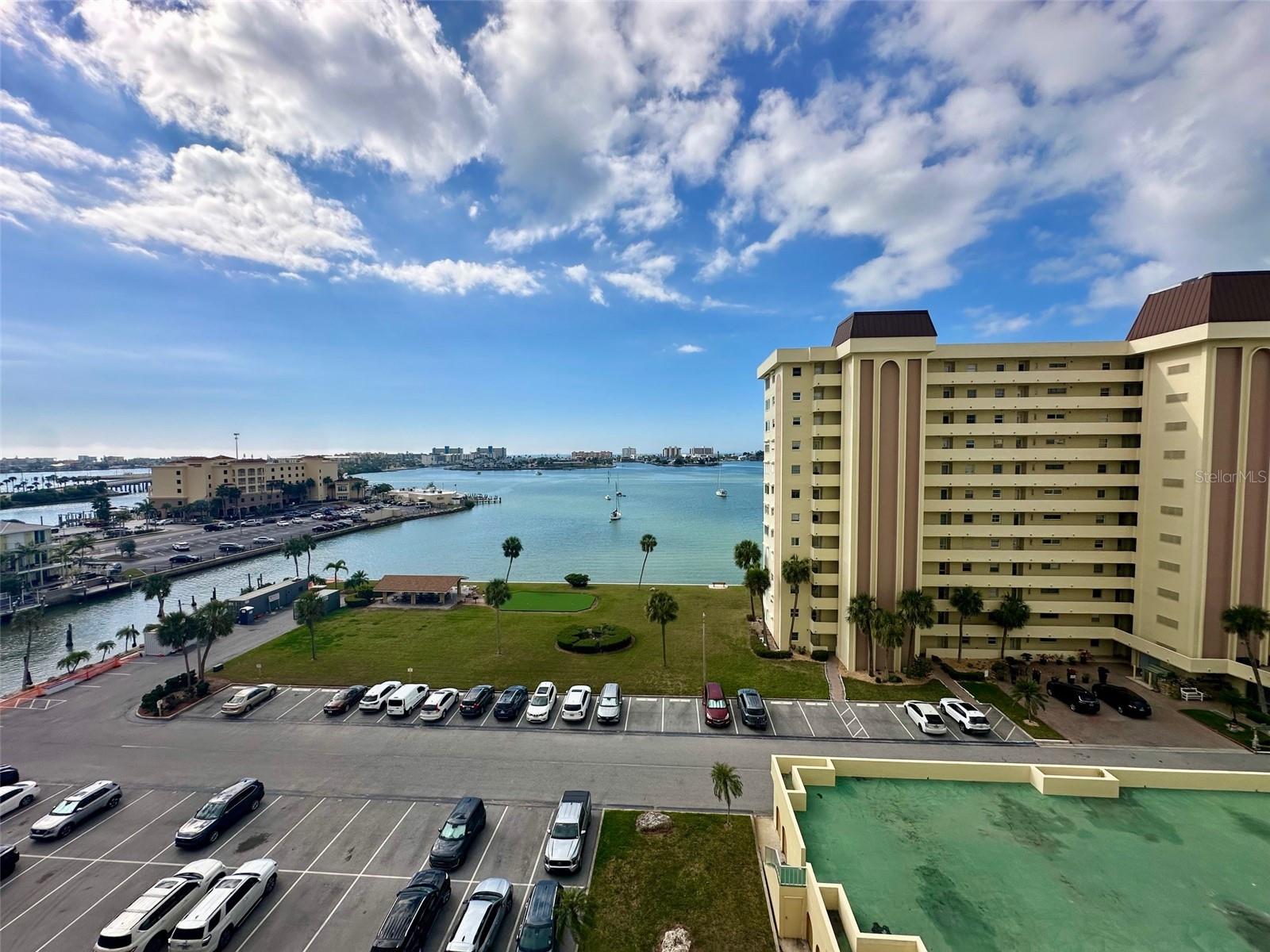 4550 Cove Circle, FL