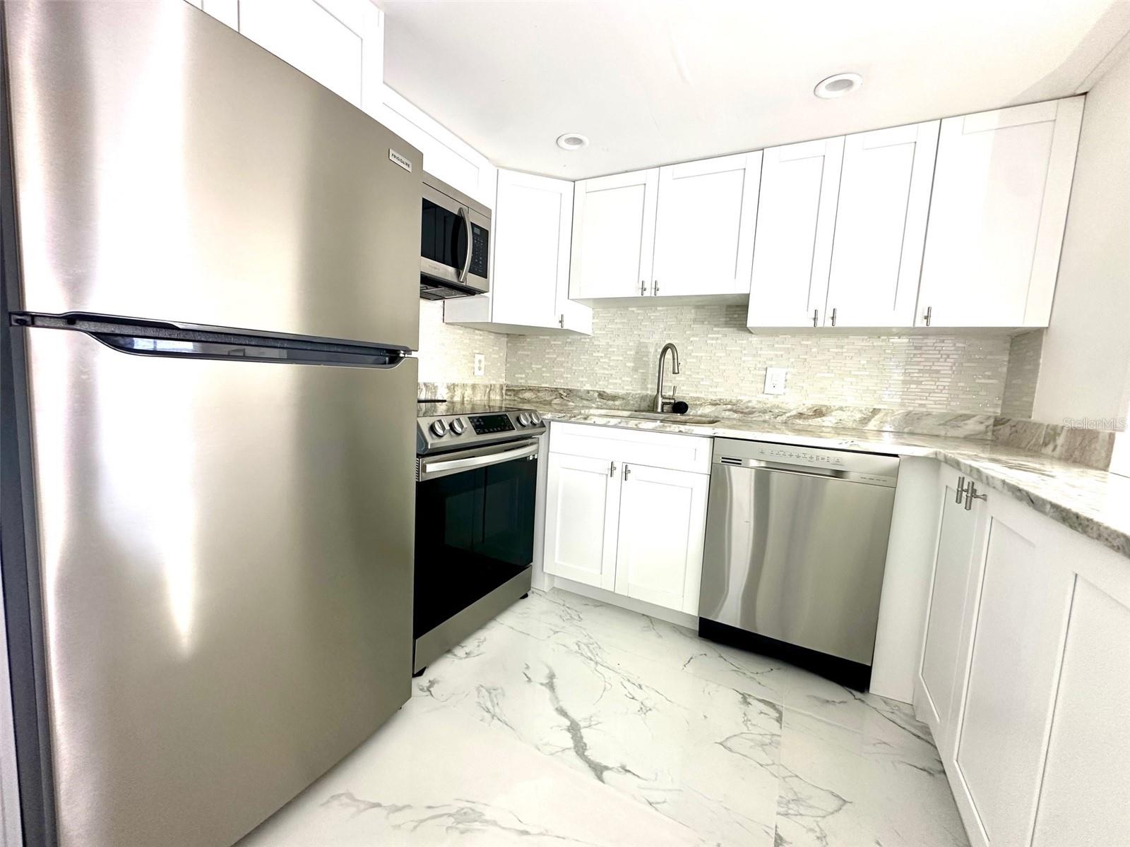 4550 Cove Circle, FL