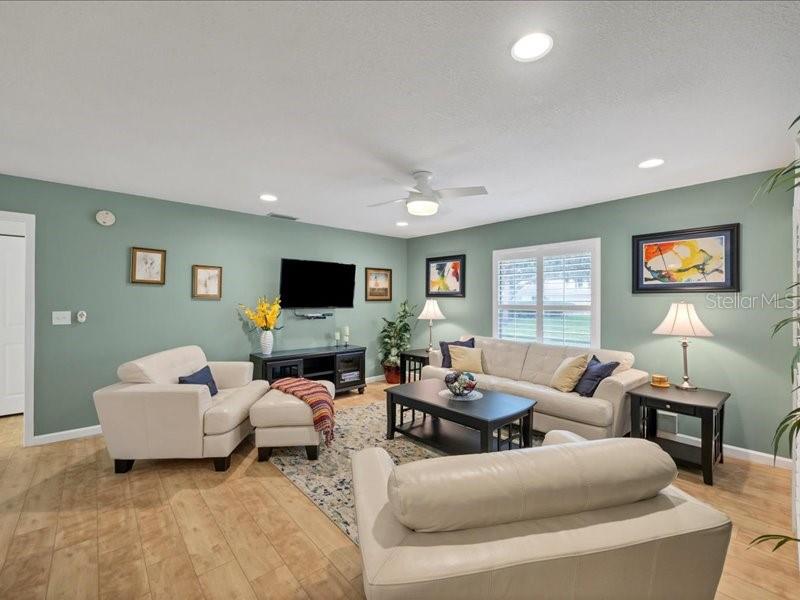 4021 Oakhurst Drive, FL