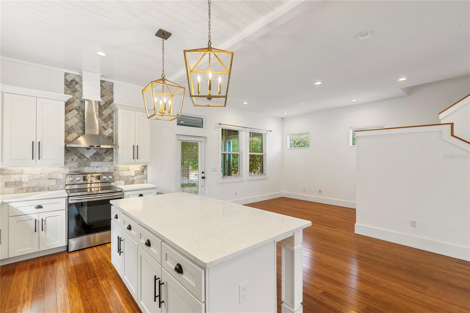 214 Floribraska Avenue, FL